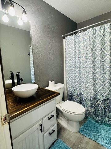 900 SW Almond Street, Gravette, AR 72736