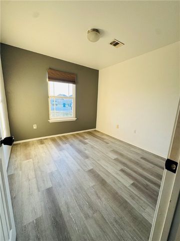 900 SW Almond Street, Gravette, AR 72736