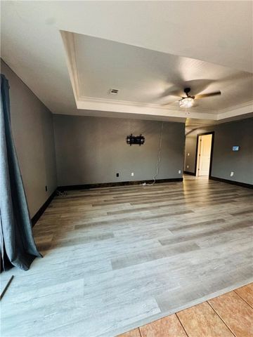 900 SW Almond Street, Gravette, AR 72736