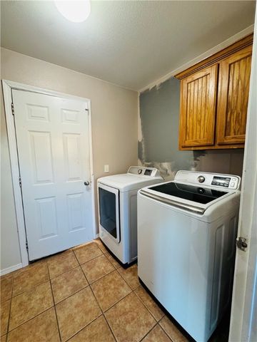 900 SW Almond Street, Gravette, AR 72736