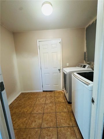 900 SW Almond Street, Gravette, AR 72736