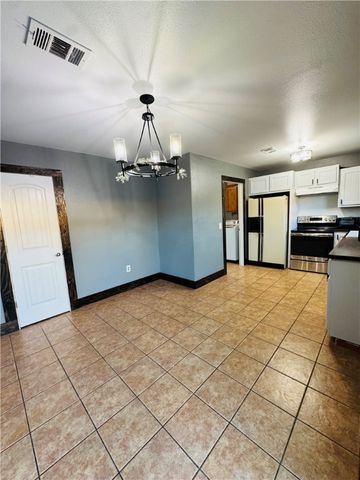 900 SW Almond Street, Gravette, AR 72736