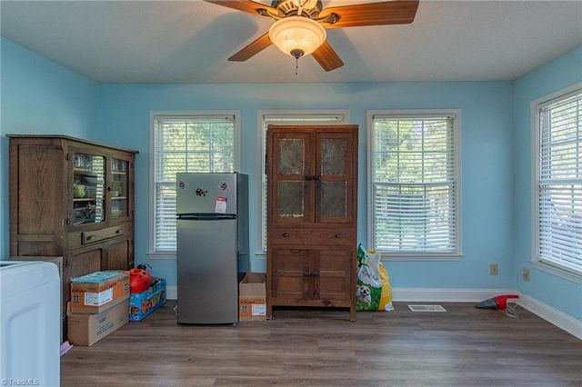 6004 Stone Bluff Drive, Clemmons, NC 27012