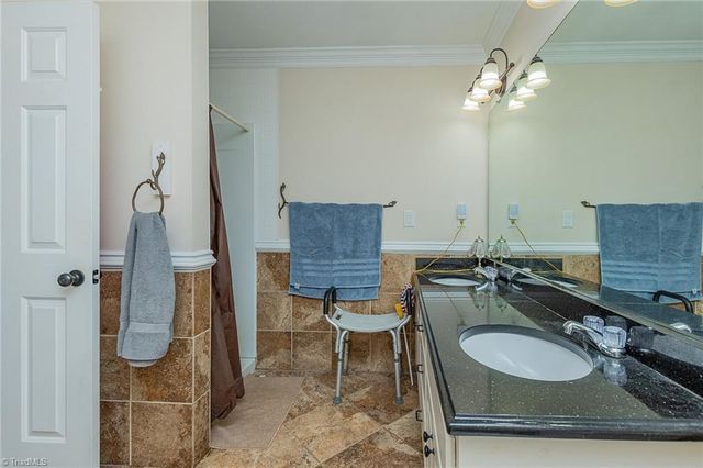 6004 Stone Bluff Drive, Clemmons, NC 27012