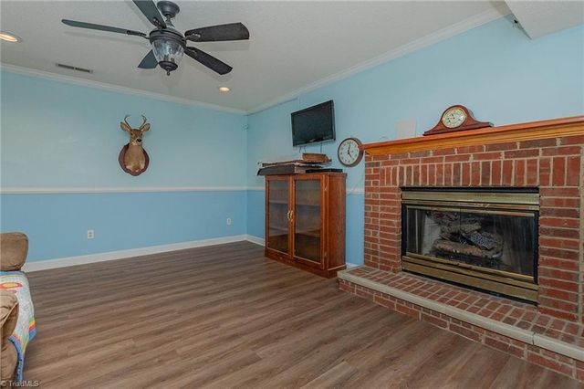 6004 Stone Bluff Drive, Clemmons, NC 27012