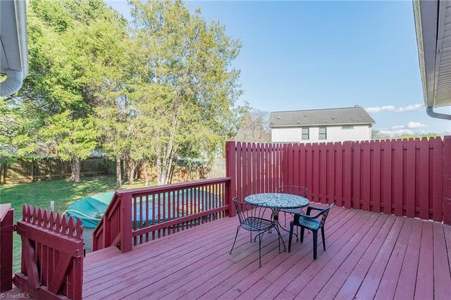 6004 Stone Bluff Drive, Clemmons, NC 27012