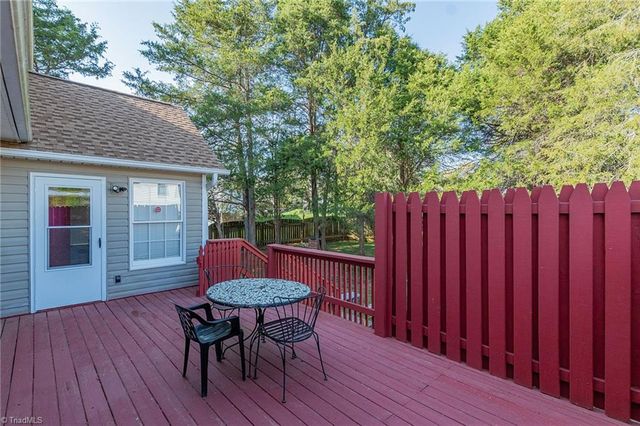 6004 Stone Bluff Drive, Clemmons, NC 27012