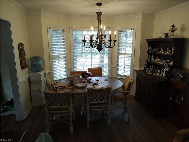 6004 Stone Bluff Drive, Clemmons, NC 27012