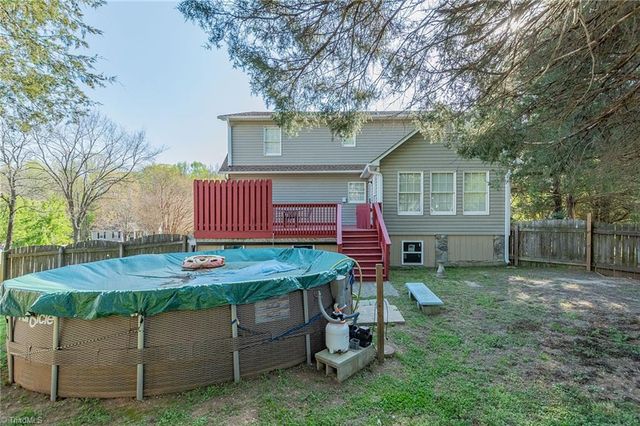 6004 Stone Bluff Drive, Clemmons, NC 27012