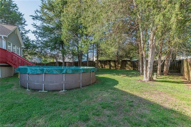 6004 Stone Bluff Drive, Clemmons, NC 27012