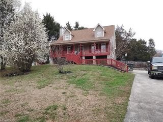 6004 Stone Bluff Drive, Clemmons, NC 27012