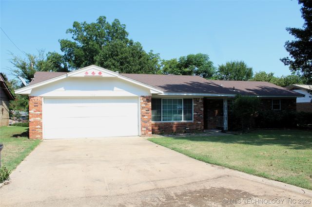 1512 N 10th Avenue, Durant, OK 74701