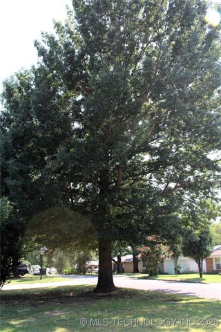 1512 N 10th Avenue, Durant, OK 74701