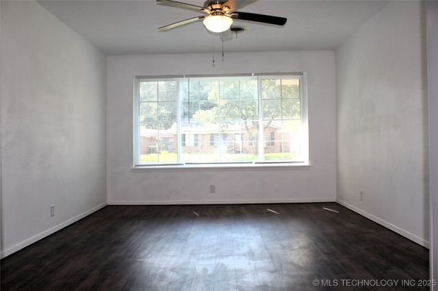 1512 N 10th Avenue, Durant, OK 74701