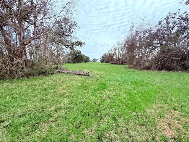 1370 Broken Arrow Trail, Angleton, TX 77515