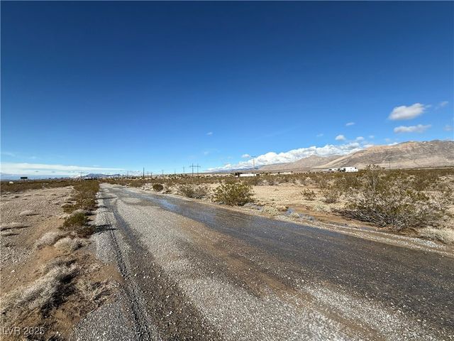 3880 South Cambria Avenue, Pahrump, NV 89048