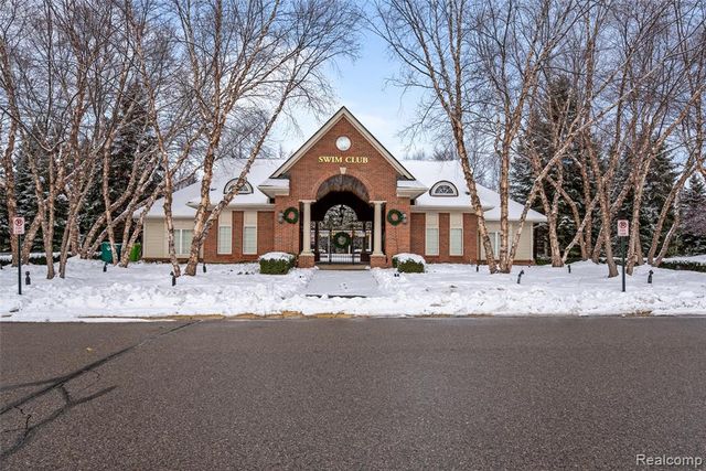 30210 Chesapeake Circle 360, Commerce Twp, MI 48390