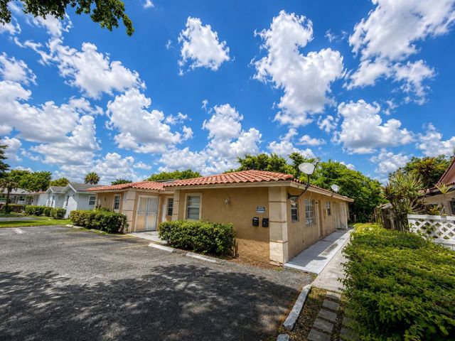 4125 Woodside Drive 2, Coral Springs, FL 33065