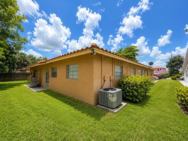 4125 Woodside Drive 2, Coral Springs, FL 33065