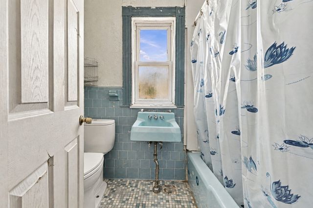 25 Rock Valley Ave, Everett, MA 02149