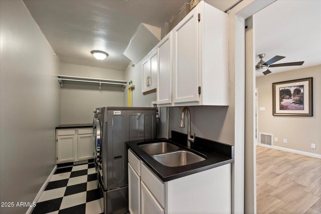 6713 E Cypress Street, Scottsdale, AZ 85257