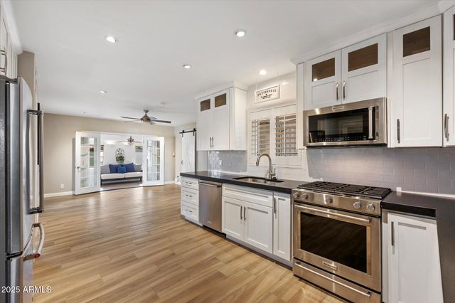 6713 E Cypress Street, Scottsdale, AZ 85257