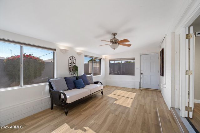 6713 E Cypress Street, Scottsdale, AZ 85257