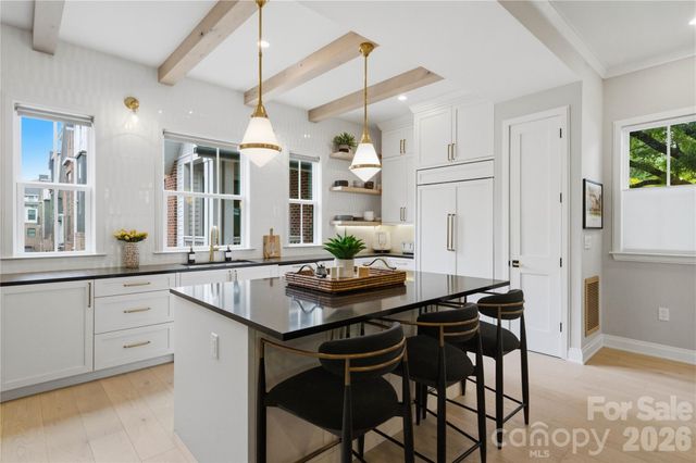 3060 Selwyn Avenue, Charlotte, NC 28209