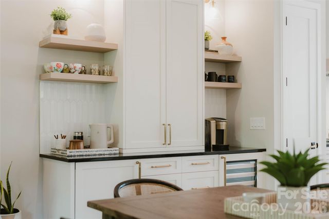 3060 Selwyn Avenue, Charlotte, NC 28209