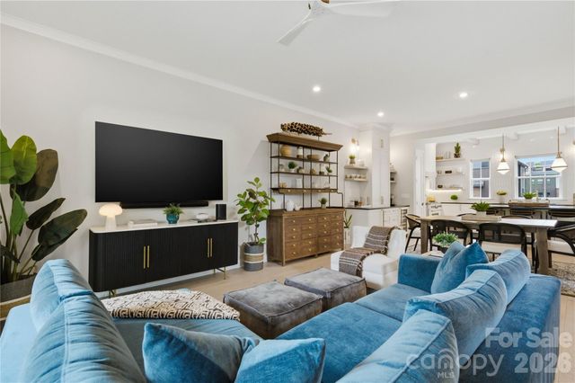 3060 Selwyn Avenue, Charlotte, NC 28209