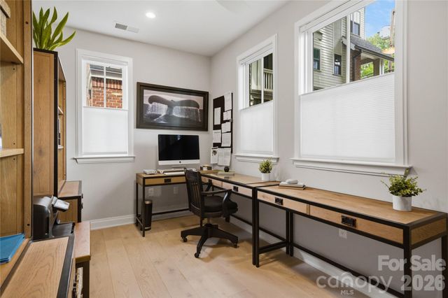 3060 Selwyn Avenue, Charlotte, NC 28209