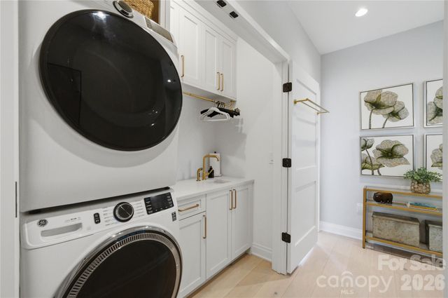 3060 Selwyn Avenue, Charlotte, NC 28209
