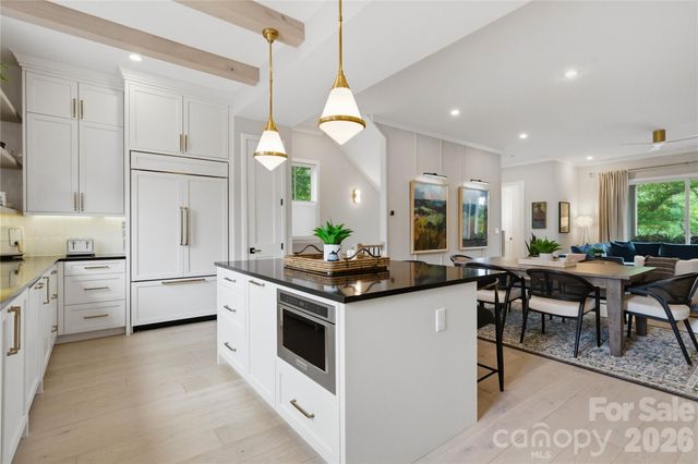 3060 Selwyn Avenue, Charlotte, NC 28209
