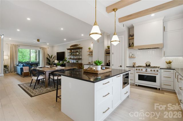 3060 Selwyn Avenue, Charlotte, NC 28209