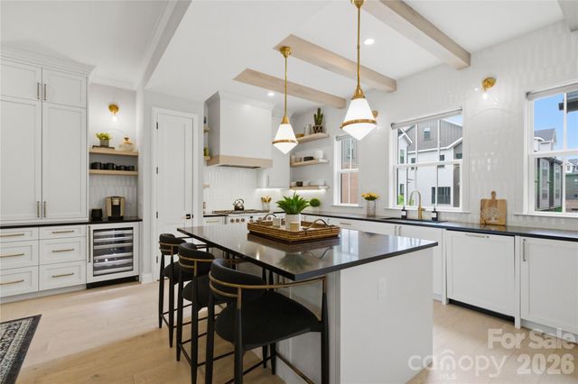 3060 Selwyn Avenue, Charlotte, NC 28209