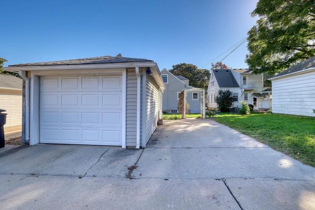 2815 S 46th STREET, Milwaukee, WI 53219