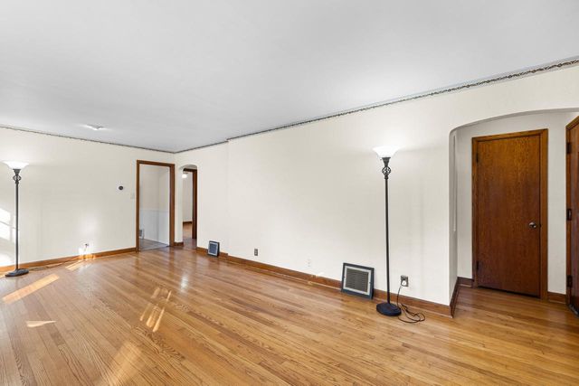 2815 S 46th STREET, Milwaukee, WI 53219
