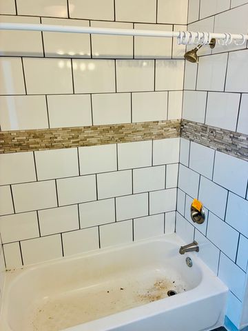 12915 S parnell Avenue, Chicago, IL 60628