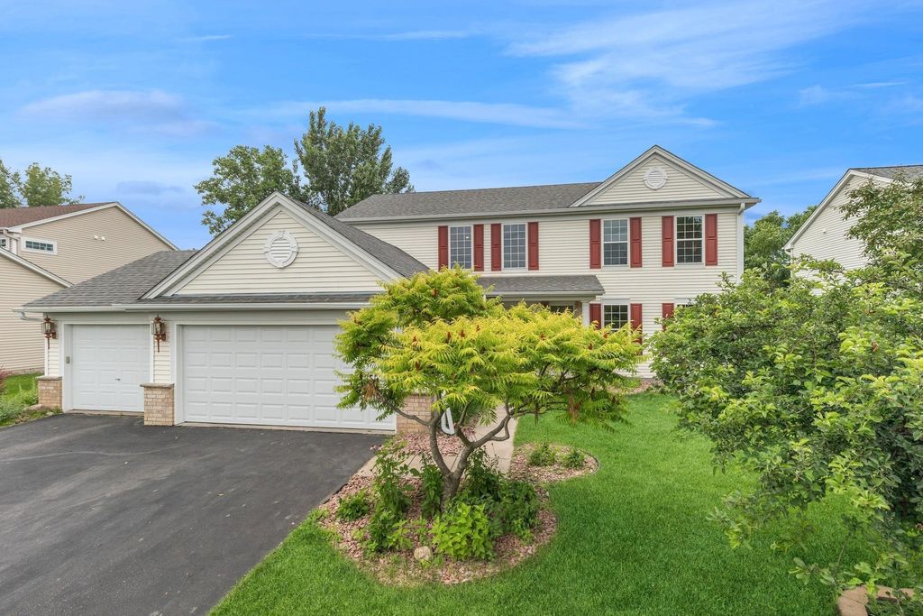 2450 Golf Drive, Woodbury, MN 55129