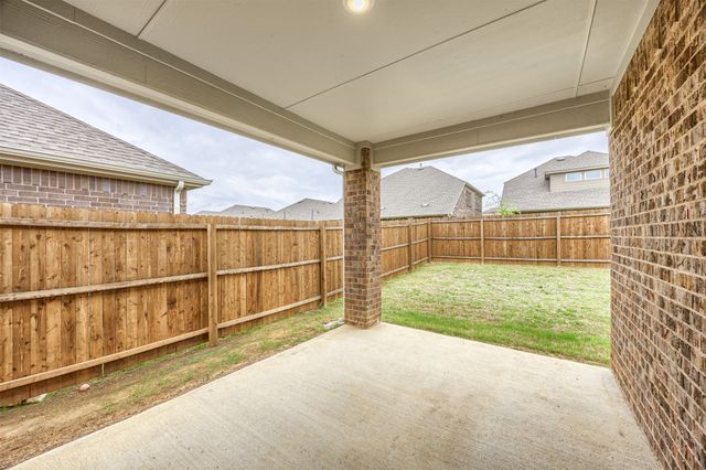 9801 Elk Falls Lane, Aubrey, TX 76227