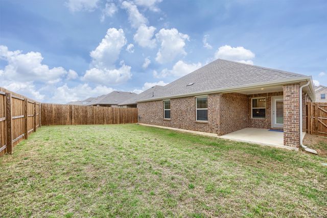 9801 Elk Falls Lane, Aubrey, TX 76227