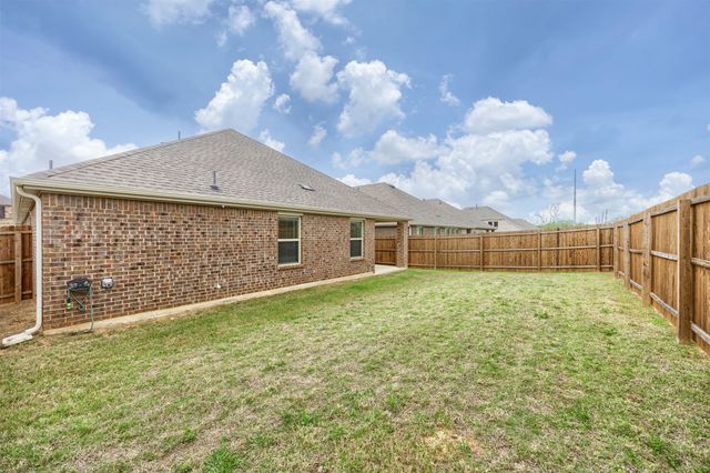 9801 Elk Falls Lane, Aubrey, TX 76227