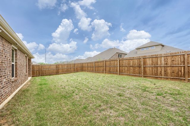9801 Elk Falls Lane, Aubrey, TX 76227