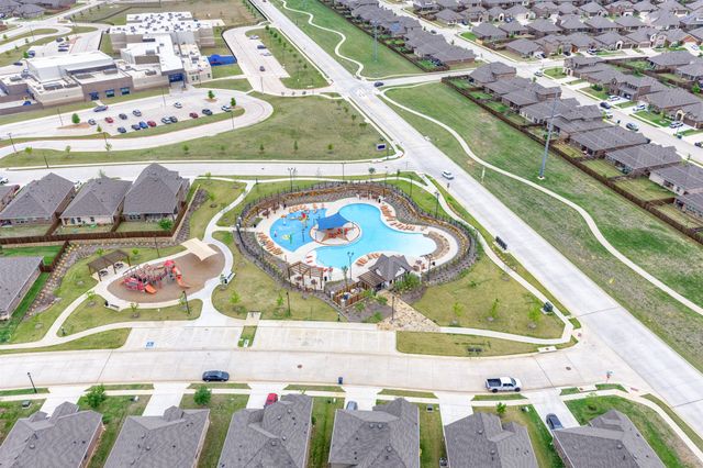 9801 Elk Falls Lane, Aubrey, TX 76227