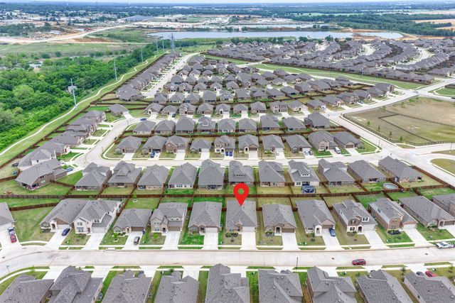 9801 Elk Falls Lane, Aubrey, TX 76227