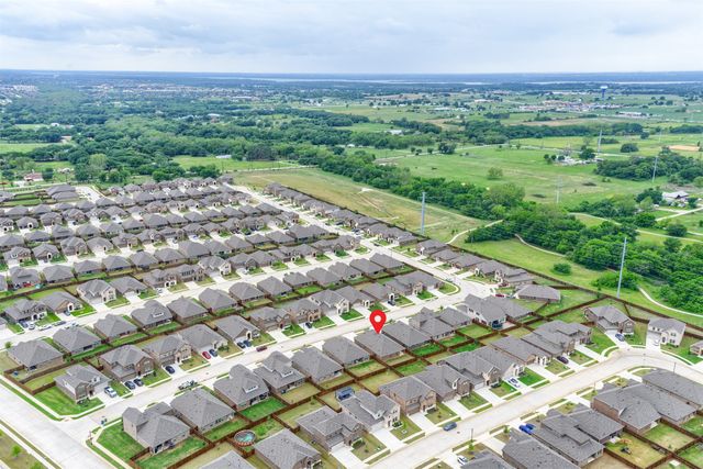 9801 Elk Falls Lane, Aubrey, TX 76227