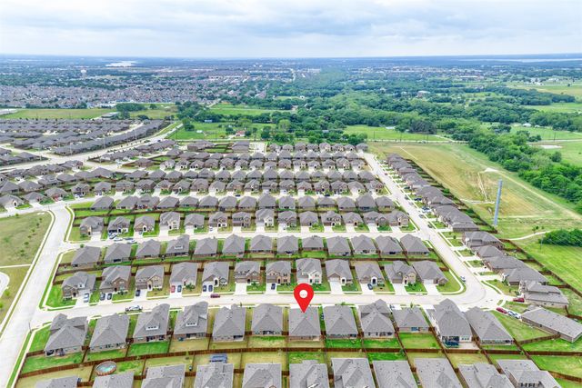 9801 Elk Falls Lane, Aubrey, TX 76227