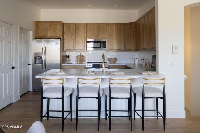 3131 E LEGACY Drive 2076, Phoenix, AZ 85042