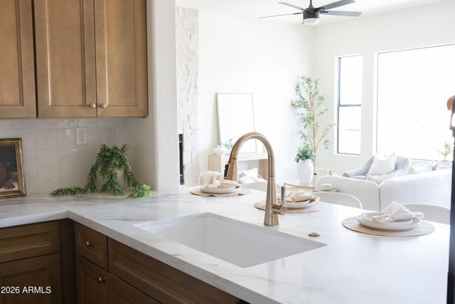 3131 E LEGACY Drive 2076, Phoenix, AZ 85042