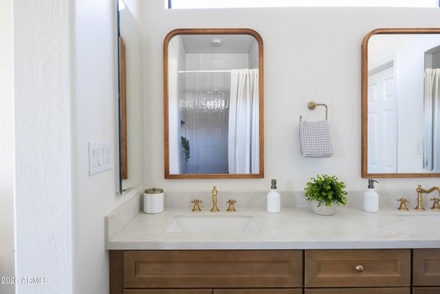 3131 E LEGACY Drive 2076, Phoenix, AZ 85042